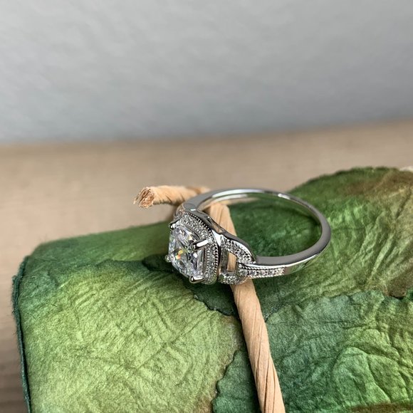 NEW Size 7 1/4 Pave Set CZ Cubic Zirconia Engagement Ring in Sterling Silver - Picture 5 of 5